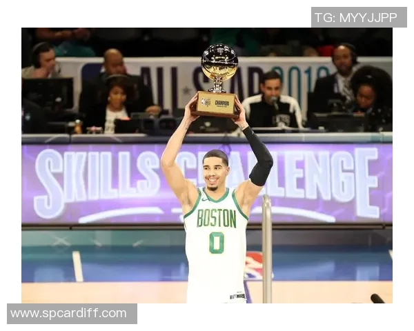 塔图姆的成长轨迹:从篮球少年到NBA巨星的奋斗历程 塔图姆的成长轨迹:从篮球少年到NBA巨星的奋斗历程